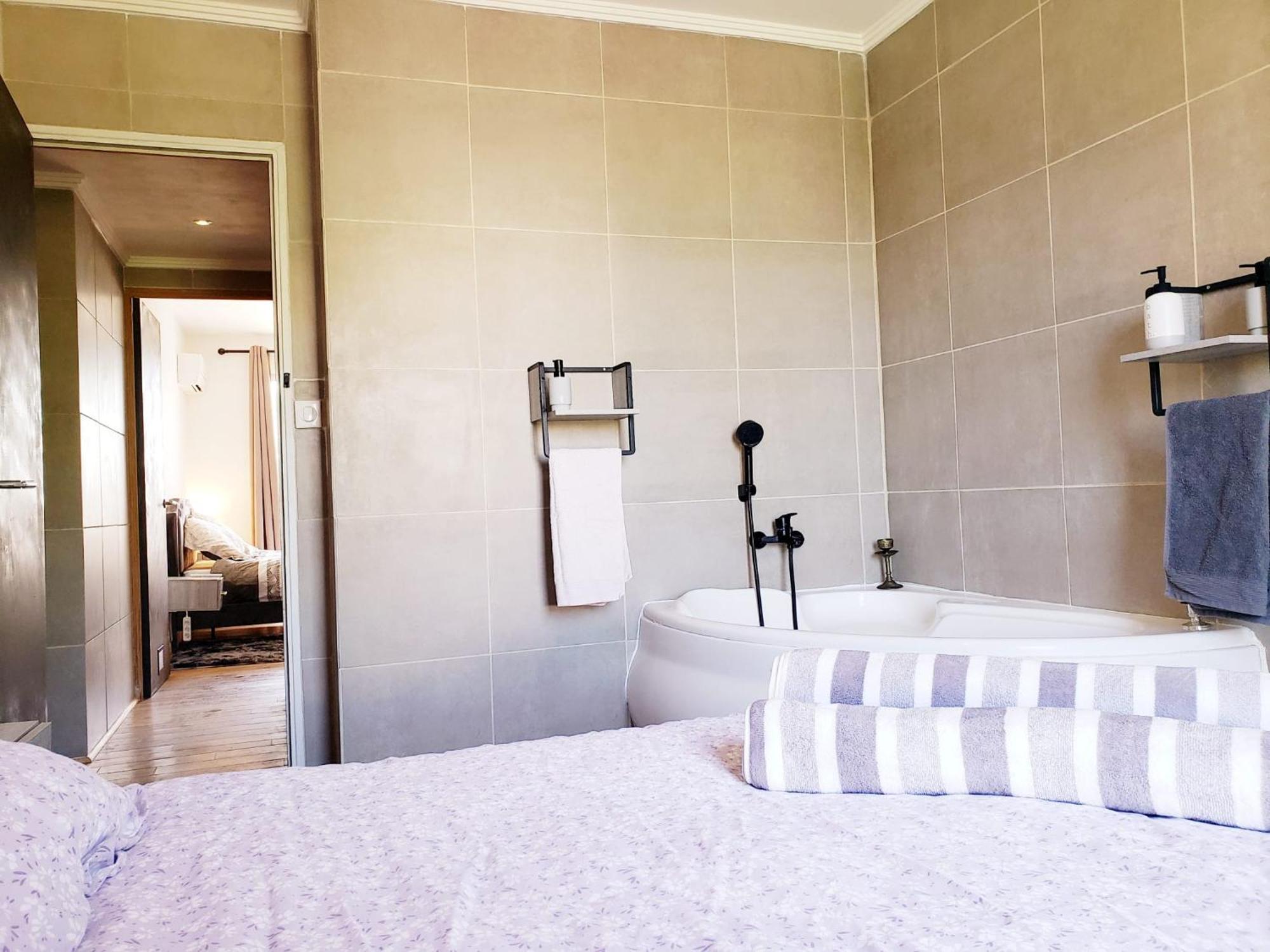 Suite From 1 To 6 - Bathtubs In Rooms - Air Conditioned Residential Appartement - Self-Arrival - Wifi - Netflix Disney - Kitchen - Laundry - Parking Aviñón Exterior foto