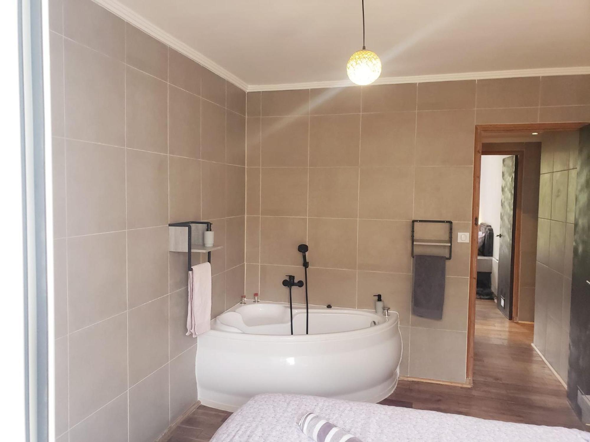 Suite From 1 To 6 - Bathtubs In Rooms - Air Conditioned Residential Appartement - Self-Arrival - Wifi - Netflix Disney - Kitchen - Laundry - Parking Aviñón Exterior foto